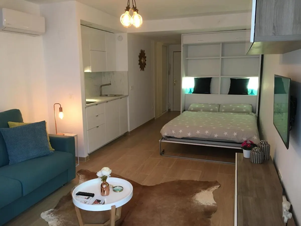 La Roca Chica First Line Beach Bajondillo Nice & Cosy Studio Apartment Torremolinos